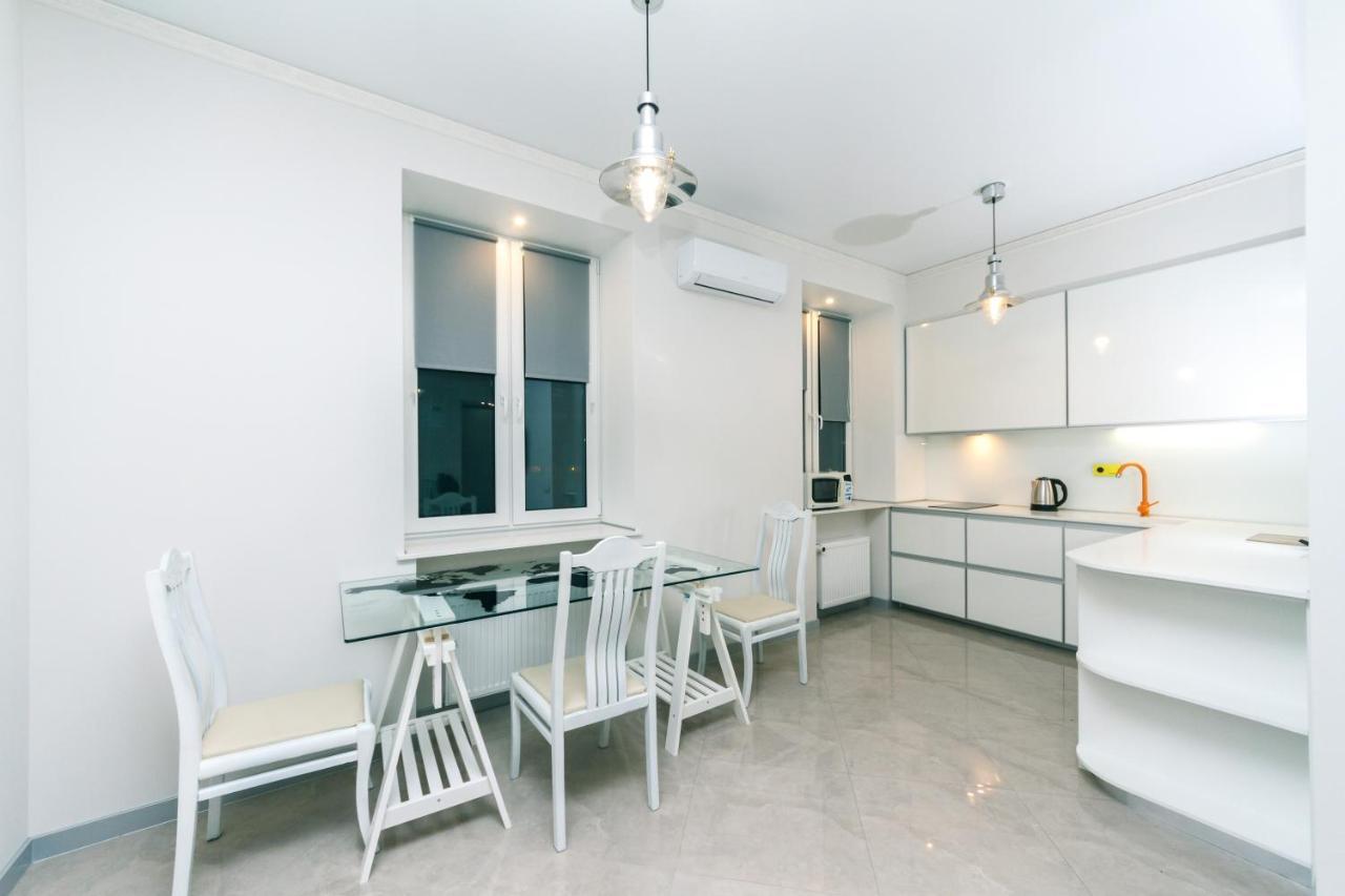 Hotrent City Deluxe Kiev Luaran gambar